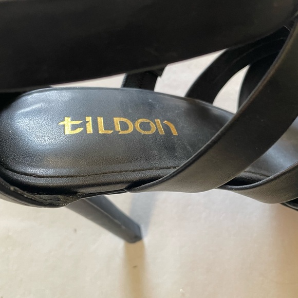 Tildon Black Knee High Gladiator Heels - Picture 3 of 9